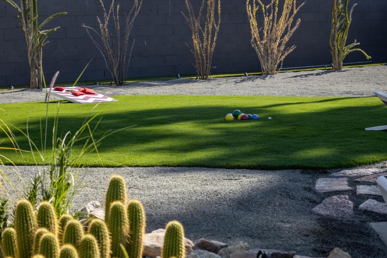 The Desert Xscape Pool & Views Palm Springs Exterior photo