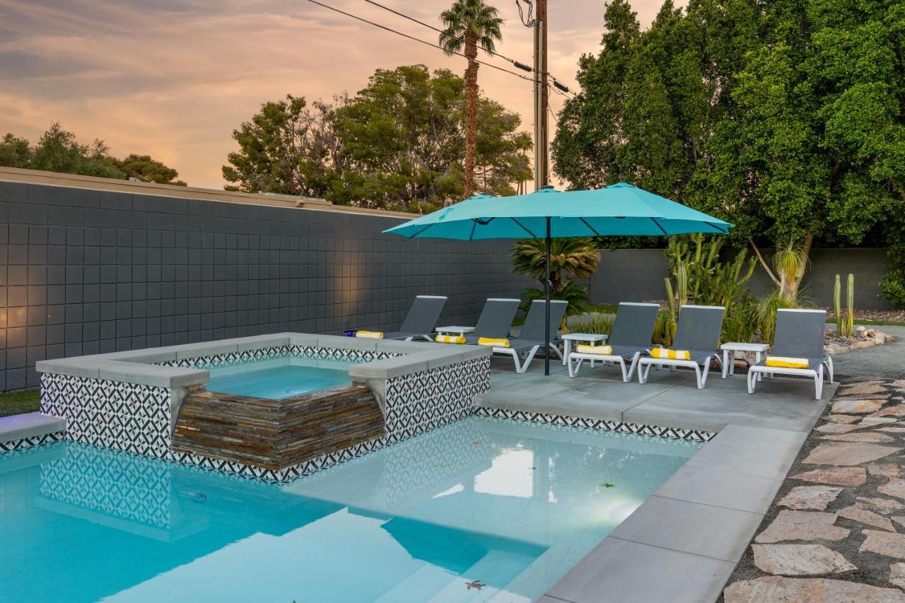 The Desert Xscape Pool & Views Palm Springs Exterior photo